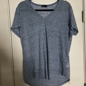 GAP V-neck Tee - Large